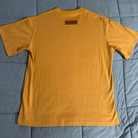 Louis Vuitton Embossed LV T-Shirt - Picture 5 of 9